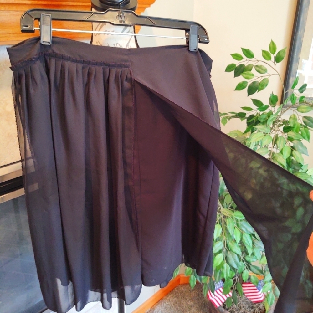 Simply Vera 12 Fun Flirty Black Skirt!
